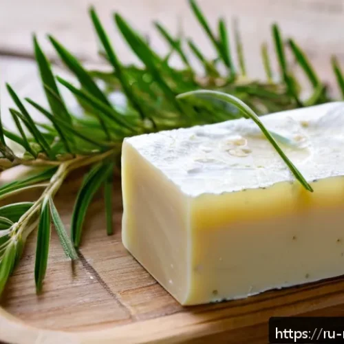 천연비누 고급 원료 - A close-up still life of a premium natural soap bar made with olive oil and shea butter, placed on a...