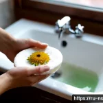 천연비누 오일링 효과 - Photorealistic close-up of hands washing with a handmade natural olive-oil soap bar beside a white p...